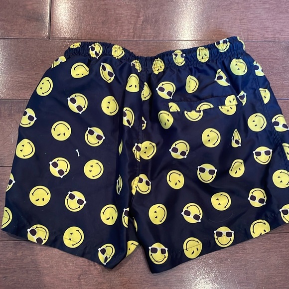 Zara Smiley World Swim trunks - Picture 3 of 5